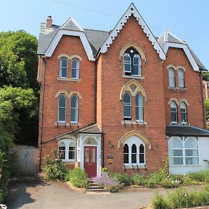 Ashbury Bed & Breakfast